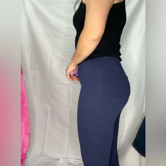 Offline by Aerie size XS dark blue flare pants with pockets on‎ the back - Picture 8 of 11